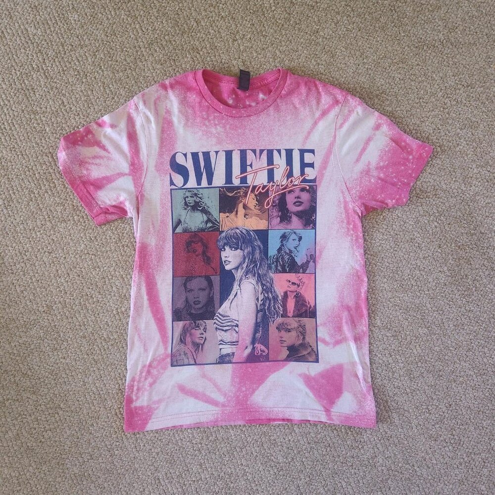 Vintage Y2K Taylor Swiftie Pink Photo Collage T Shirt Gildan Size Small